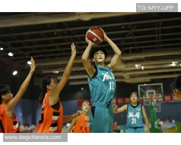 成都排球队以79分领跑欧锦赛积分榜展现强劲实力