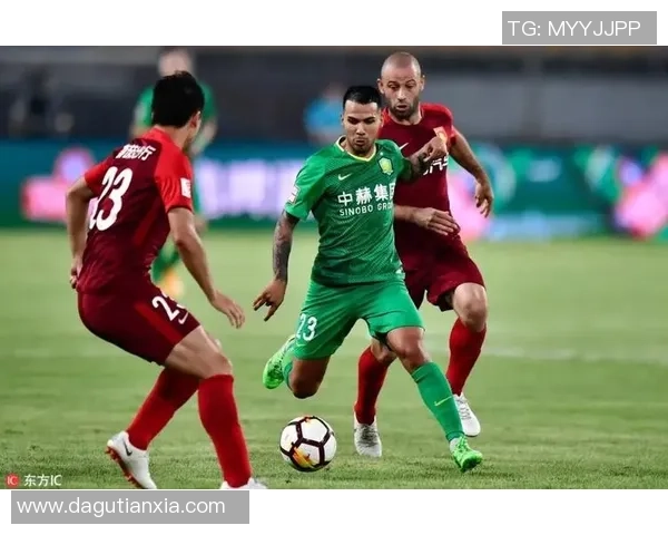 深圳羽毛球队以98分领跑邀请赛积分榜展现强劲实力 深圳羽毛球队以98分领跑邀请赛积分榜展现强劲实力